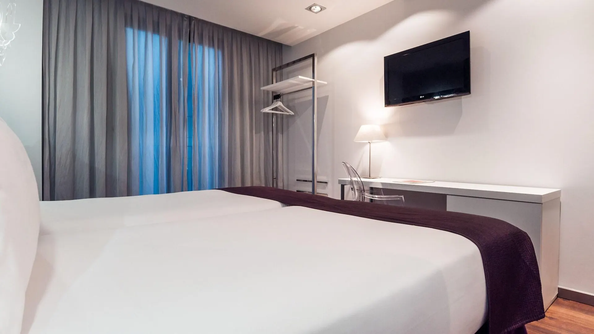 **** Hotell Ikonik Ramblas Barcelona Spanien