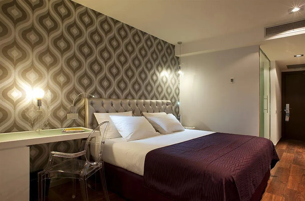 **** Hotell Ikonik Ramblas Barcelona Spanien